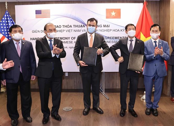 Vingroup, US firm become strategic partners in digital transformation hinh anh 1