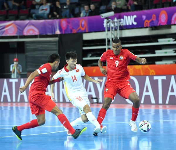 Vietnam score ‘Goal of the Tournament’ at Futsal World Cup 2021 hinh anh 2