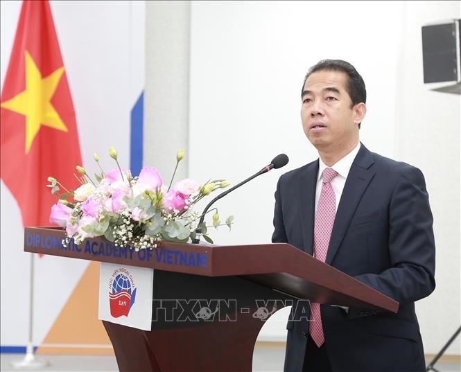 Plenty of room for expanding Vietnam-Germany relations: Deputy FM hinh anh 1