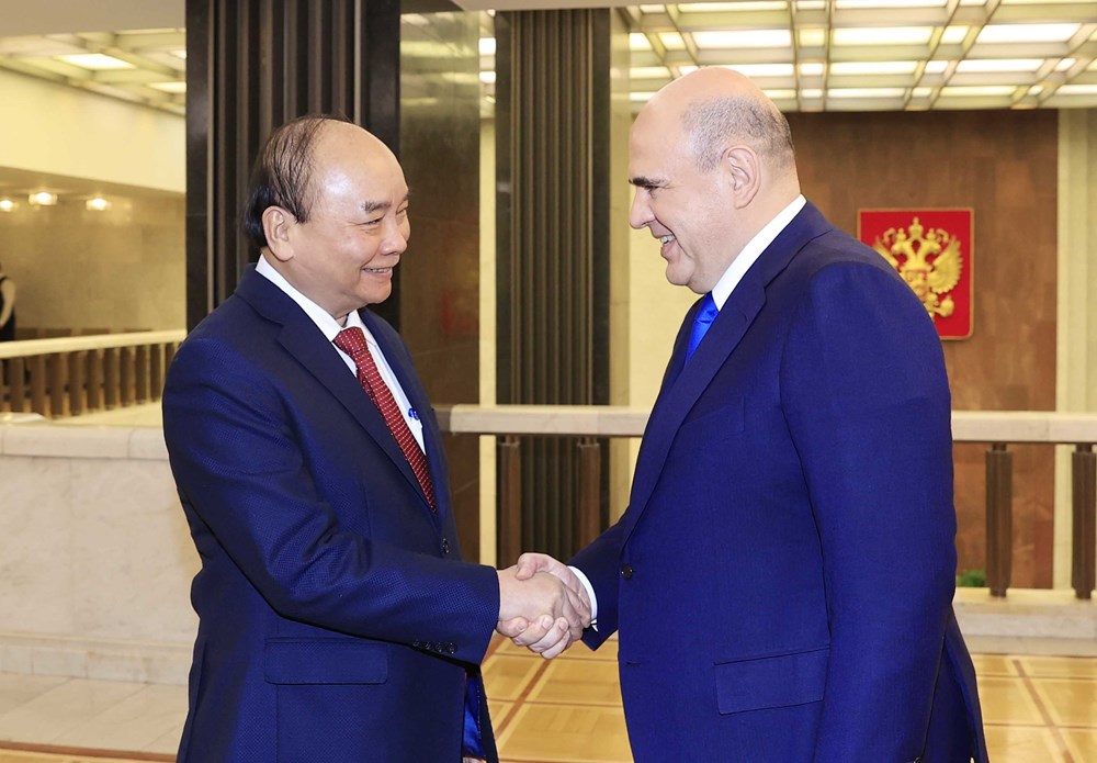 President Nguyen Xuan Phuc meets Russian Prime Minister hinh anh 1