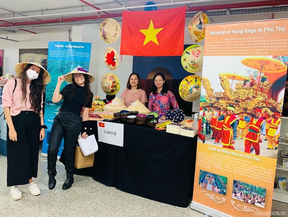 Vietnam attends Int’l Food and Culture Bazaar in Brazil hinh anh 1