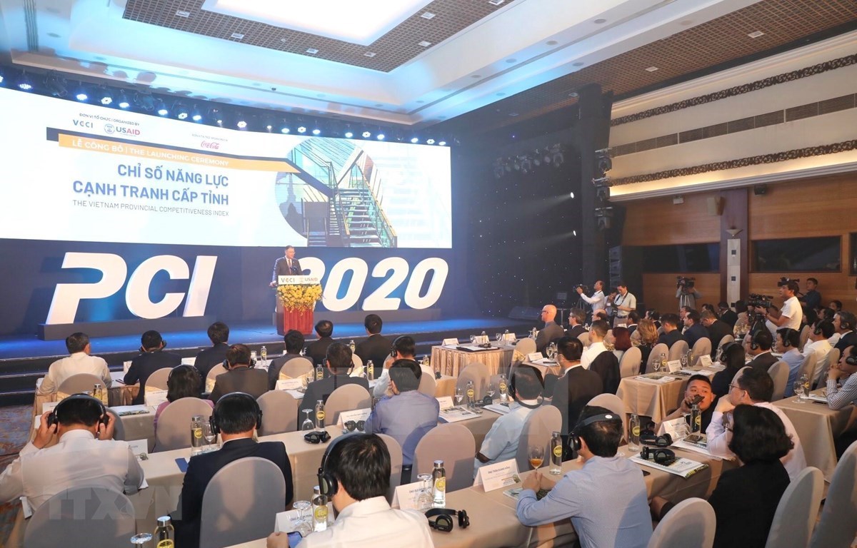 A ceremony held to announce the 2020 Provincial Competitiveness Index (PCI) on April 15. (Photo: VNA)