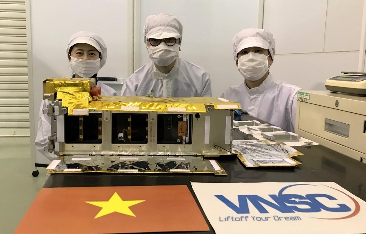 NanoDragon is officially transferred to Japan on August 17, 2021. (Photo: Vietnam National Space Centre - VNSC)