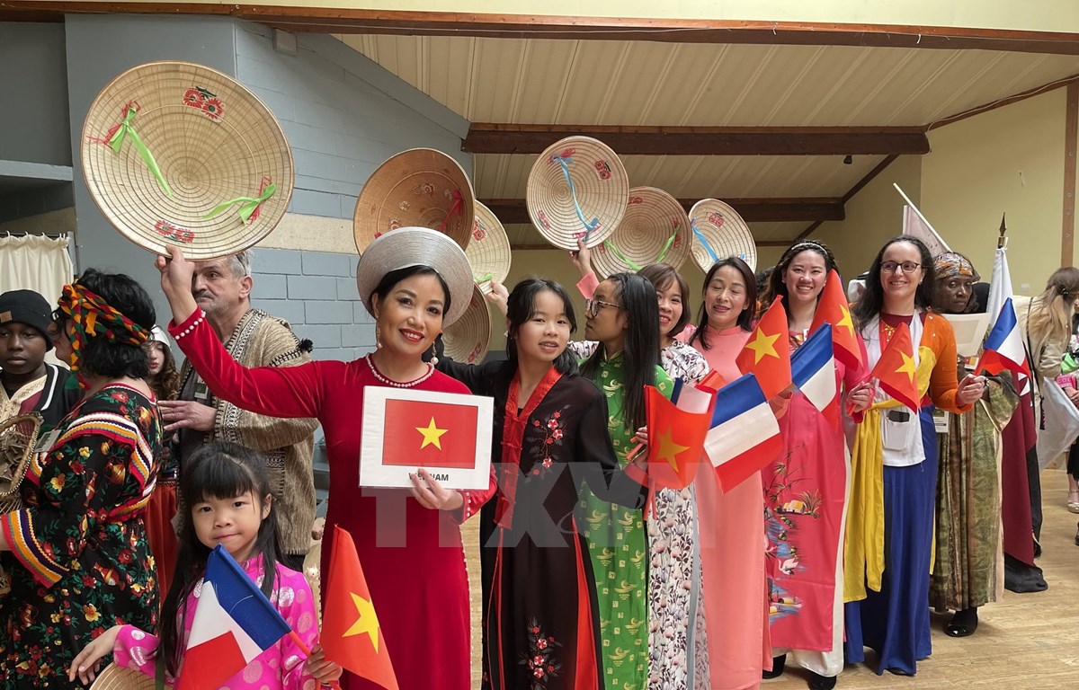 Vietnamese attending the Weekend de la Francophonie 2022 (Photo: VNA)
