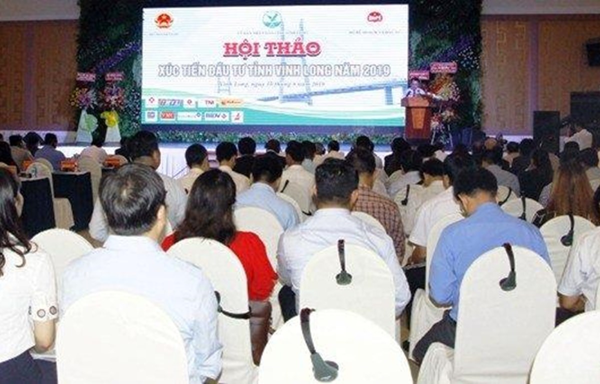 Investors pledge billions of USD at conference in Vinh Long