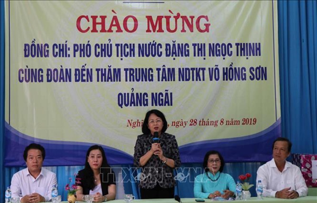 Vice President visits centre for disabled children in Quang Ngai