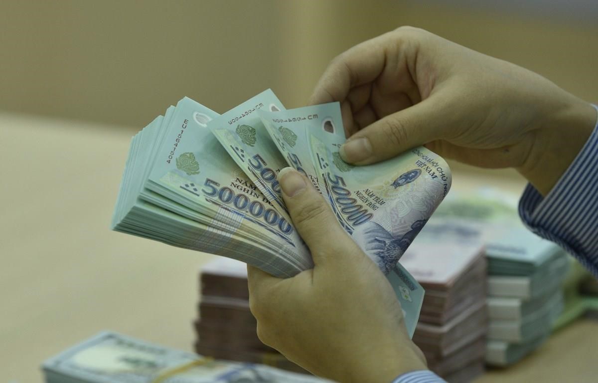 Hanoi collects 249.127 trillion VND (about 10.780 billion USD) to its coffer in 2019, representing 101.5 percent of its projection and 13.5 percent higher than the figure in 2018. (Photo: VNA)