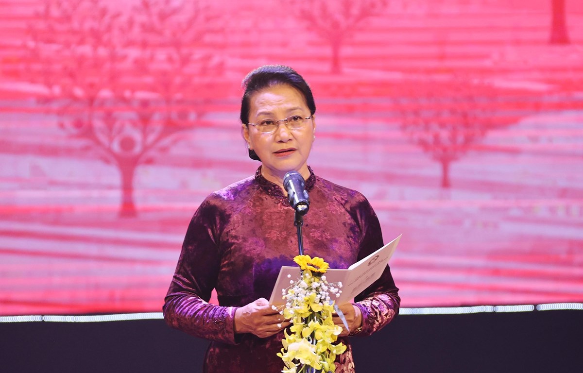 National Assembly Chairwoman Nguyen Thi Kim Ngan delivers a speech at a Vietnam Red Cross (VRC) programme calling for help to the poor and the victims of Agent Orange in Hanoi on January 16. (Photo: VNA) 