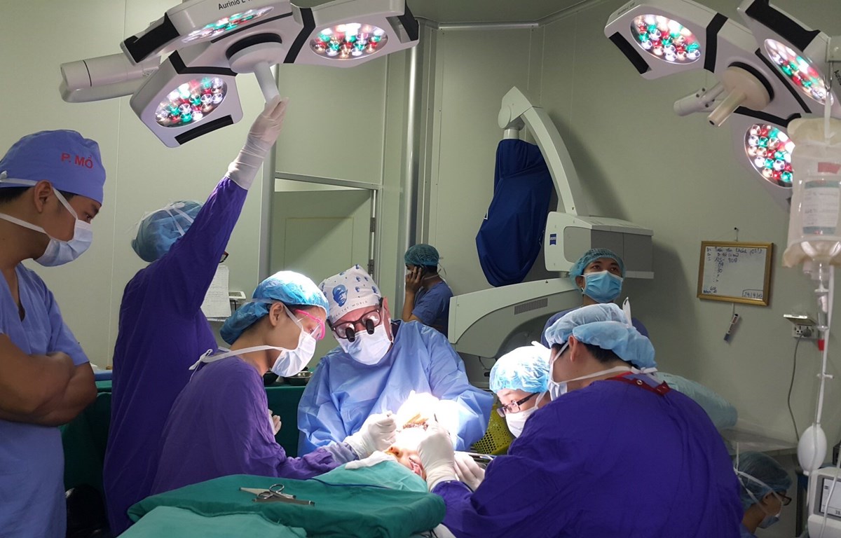 A medical mission from FTW and doctors of Viet-Duc University Hospital perform a surgery in 2017. (Photo courtesy of Viet-Duc University Hospital)