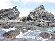 Beauty of untouched cliffs in Quang Nam