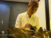 Young man creates unique 'pictures' using light, sculptures