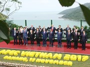 APEC leader pose for group photos