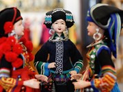 Making ethnic minority costumes for dolls