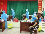 Hanoi conducts mass COVID-19 testing for high-risk people