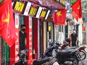 Hanoi imposes social distancing at restaurants, cafés