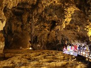 Nguom Ngao Cave - A stalactite palace in Cao Bang province