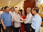 Party leader meets with voters in Hanoi