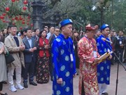 Int’l diplomats participate in Hanoi's spring friendship tour
