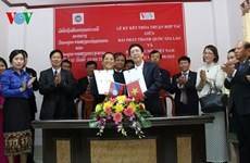  Vietnamese, Lao national radio boost cooperation