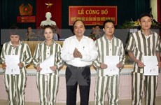 Hanoi detention camp frees nearly 300 prisoners