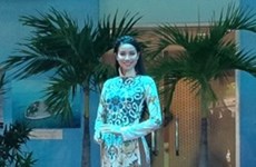 Traditional Vietnamese, Indian clothing graces catwalk 
