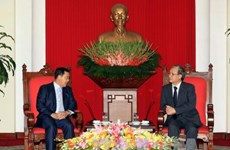 Party official welcomes Cambodian People's Party delegation