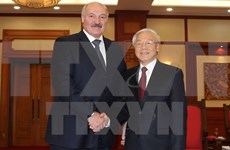Party leader greets visiting Belarusian President