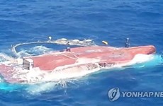 RoK rescuers comb offshore waters for missing Vietnamese sailors