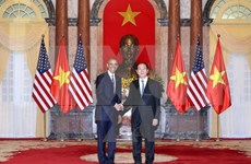 World media highlight US’s full removal of weapon embargo to Vietnam