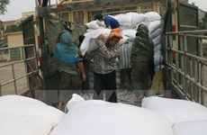 Ethnic minorities, drought victims get rice support