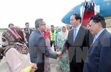 President arrives in Brunei, begins State-level visit