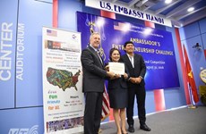 US Ambassador awards start-up projects in Vietnam 