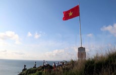 Sovereignty flag pole unveiled on Phu Quy Island
