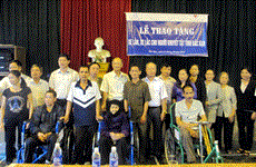Wheelchairs given to the disabled in Bac Kan province