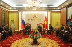 Deputy Defence Minister greets Russian senior officer