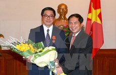 Singaporean ambassador awarded with Friendship Order 