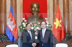 President greets Cambodian foreign minister