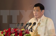 Philippine President begins official visit to Vietnam 