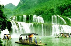 Vietnam, China discuss shared Ban Gioc Waterfall vicinity