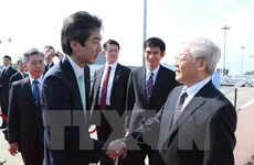 Vietnam, Japan issue joint vision on relations, ink six deals