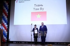 Vietnamese teacher wins dual Russian language awards 