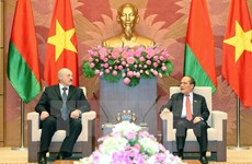 NA Chairman discusses ties with Belarusian President