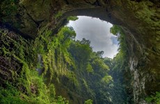 Ambassadors to Vietnam invited to visit largest cave in Quang Binh