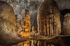 Quang Binh: Son Doong cave lures tourists