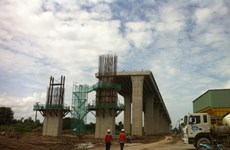 Mekong Delta: Work on major bridges halfway done