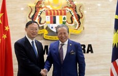 Malaysia, China agree to settle East Sea issues through DOC 