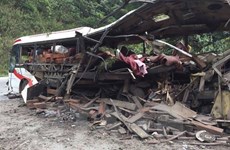 Bus explosion in Laos kills eight Vietnamese 
