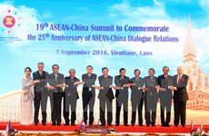 PM suggests ASEAN increase external relations 