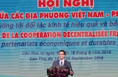 Conference boosts partnership among Vietnamese, French localities