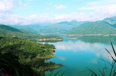 Ba Khan – a miniature Ha Long Bay hidden in the mainland hills